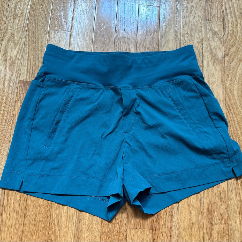 Athleta Trekkie North Shorts